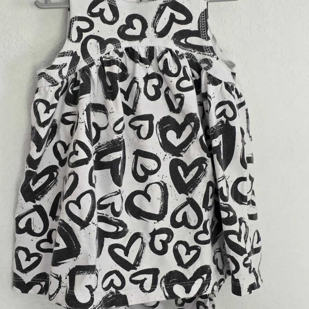 18m Amy Coe Heart Romper And Matching Bloomers - Picture 5 of 5